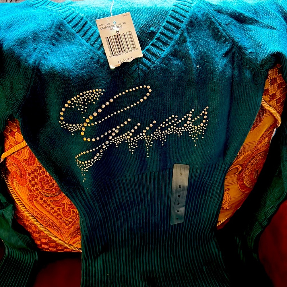 Sweater guess